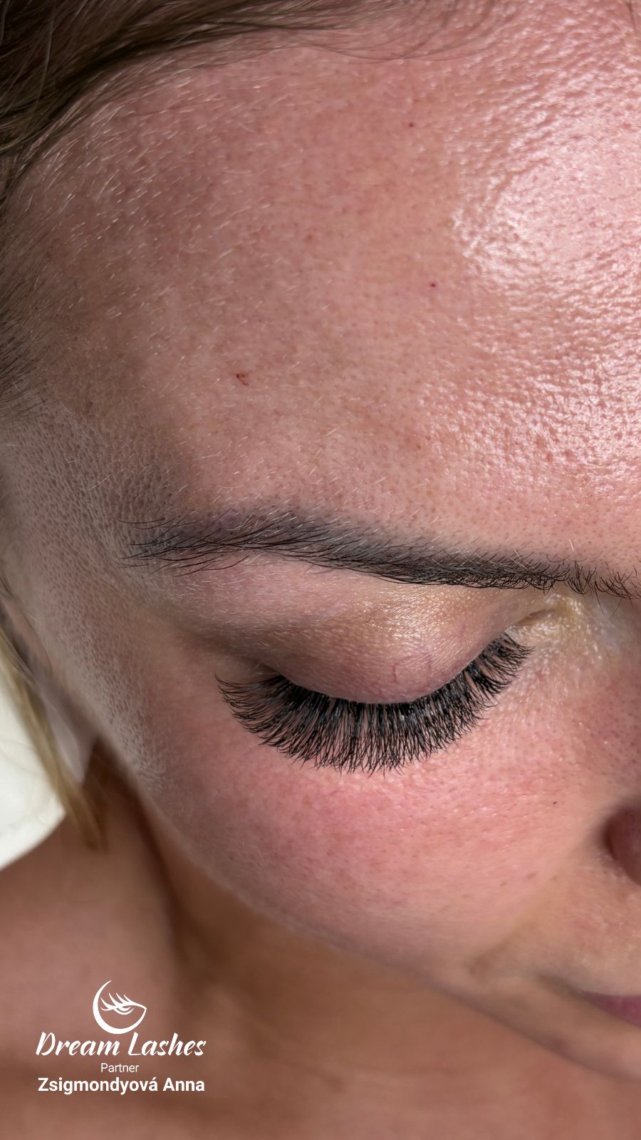 Dreamlashes Zsigmondyová Anna munkája