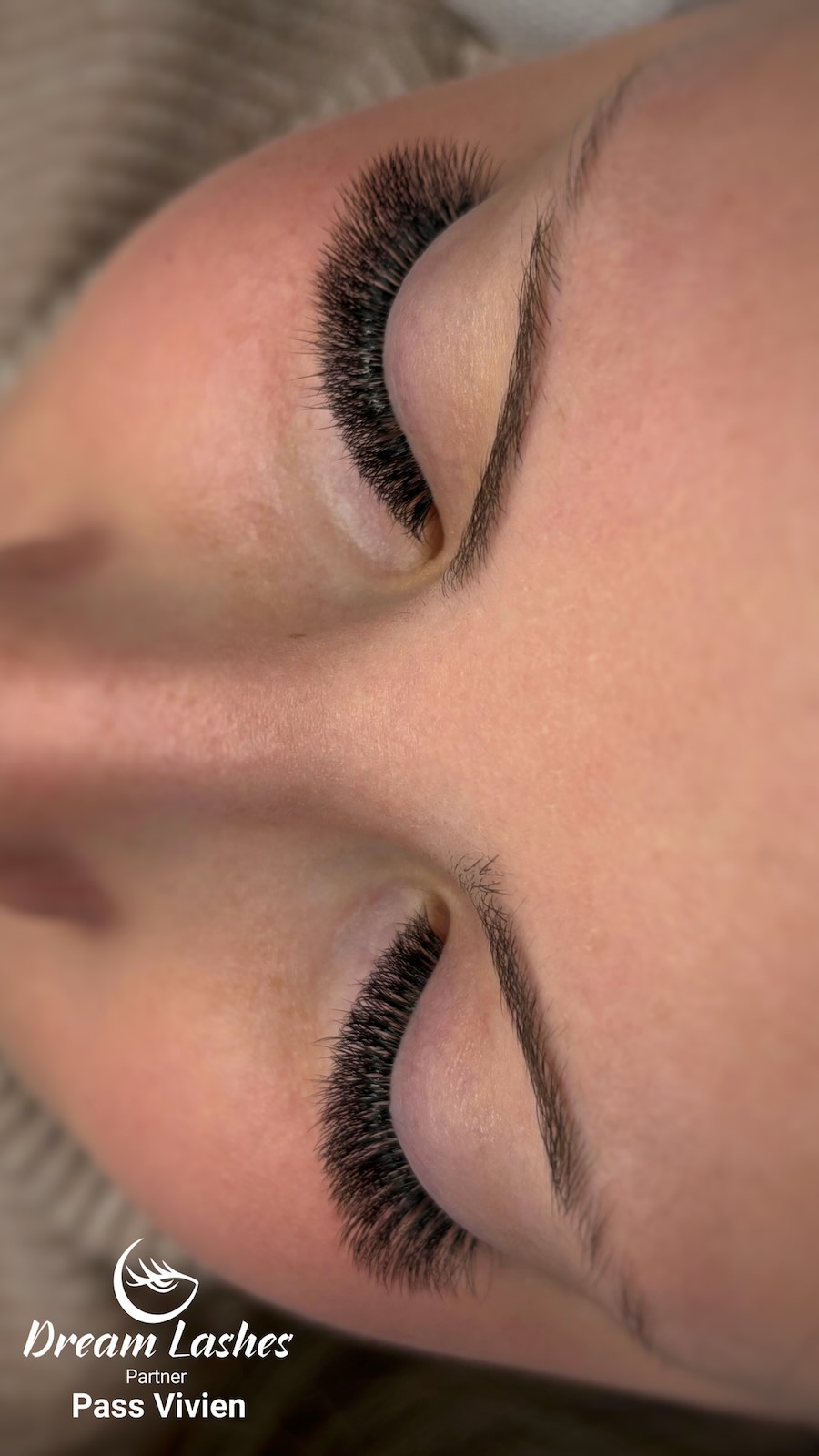 Dreamlashes_Pass Vivi munkája_3