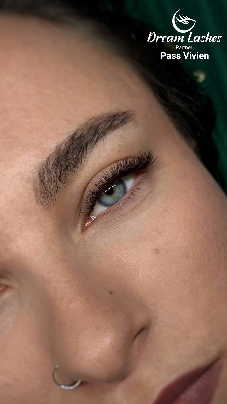 Pass Vivien Szempilla stylist -1